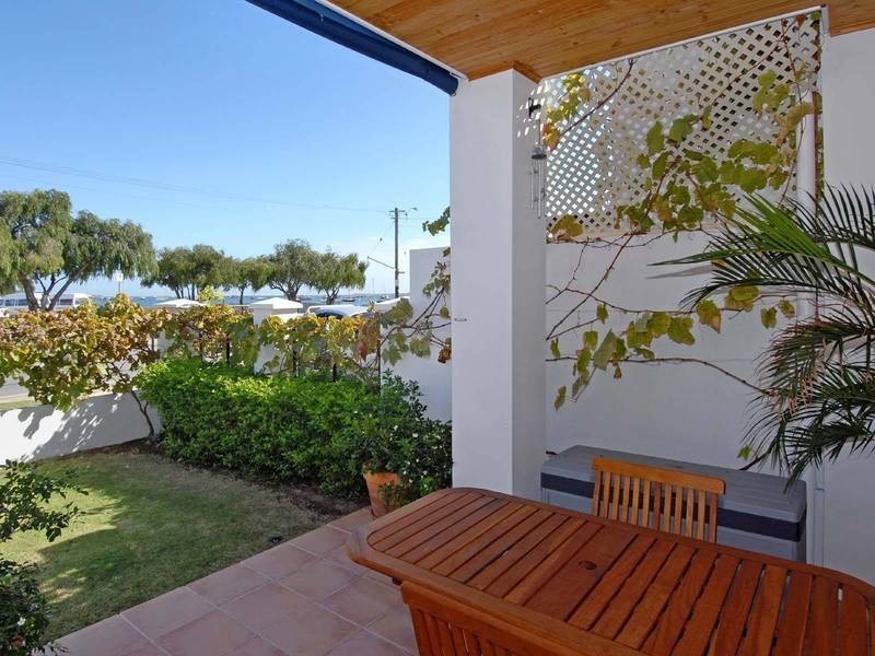 2B Hymus Street, Rockingham WA 6168