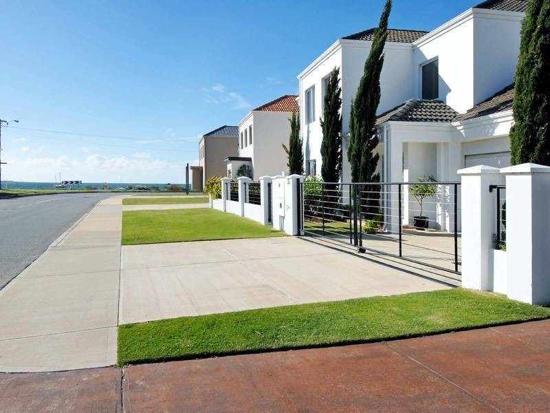 2B Hymus Street, Rockingham WA 6168