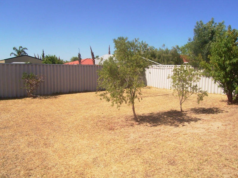 4 Gillen Place, Waikiki WA 6169
