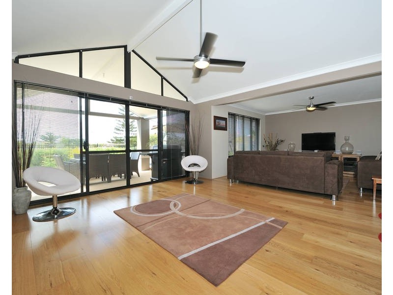 62 Harrington Waters Drive, Waikiki WA 6169