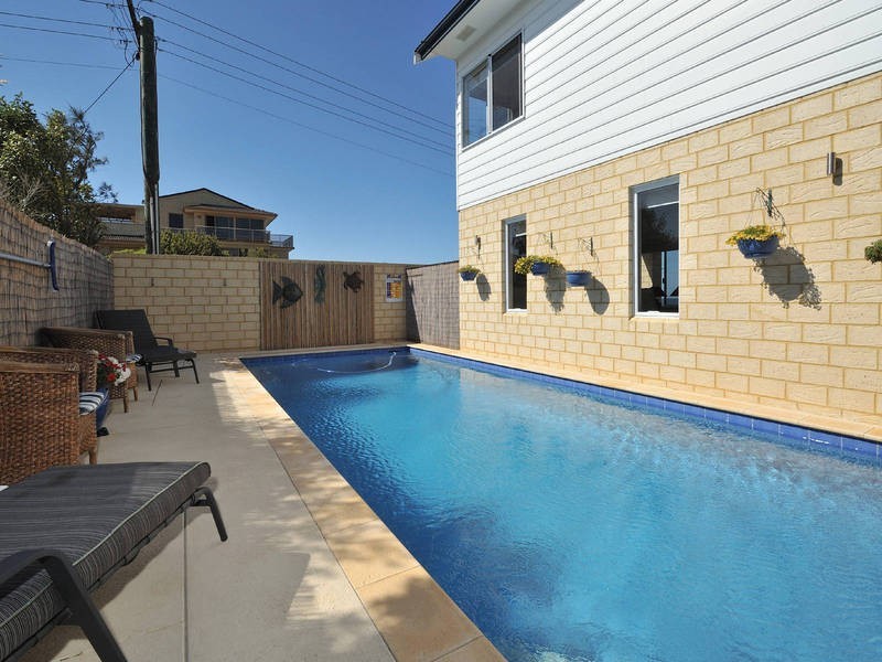 4 Julia Street, Waikiki WA 6169