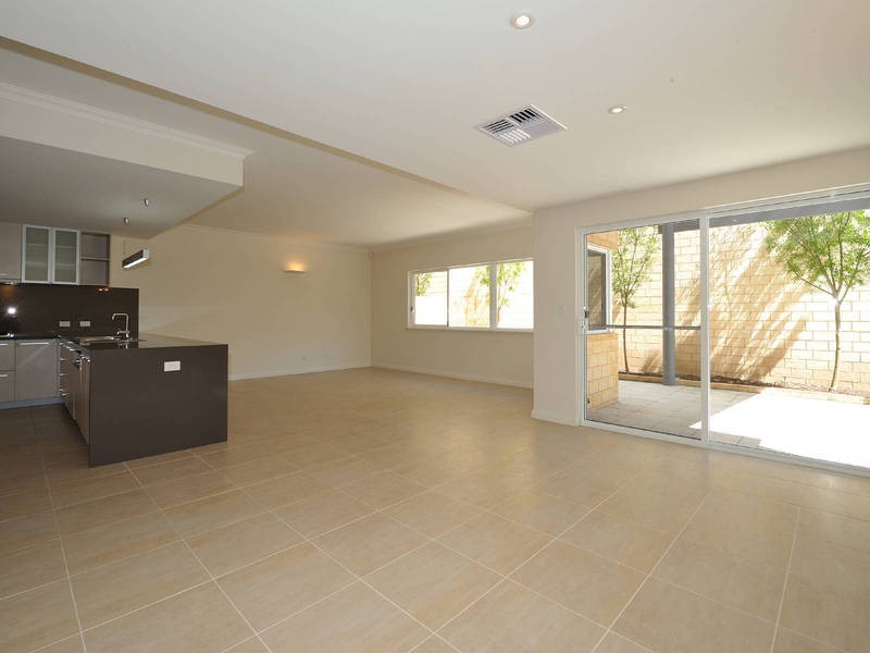 7/2 Lewington Street, Rockingham WA 6168