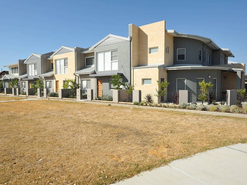 10/2 Lewington Street, Rockingham WA 6168