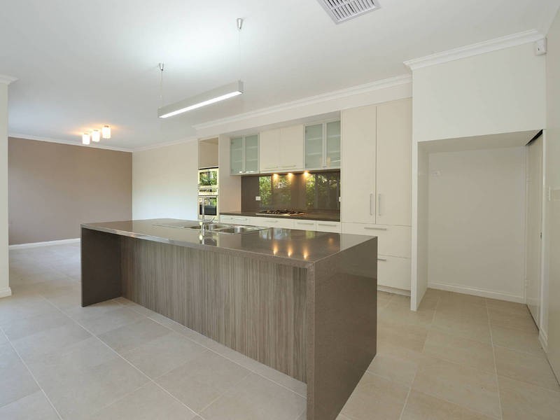 10/2 Lewington Street, Rockingham WA 6168