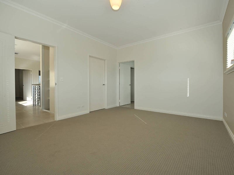 10/2 Lewington Street, Rockingham WA 6168