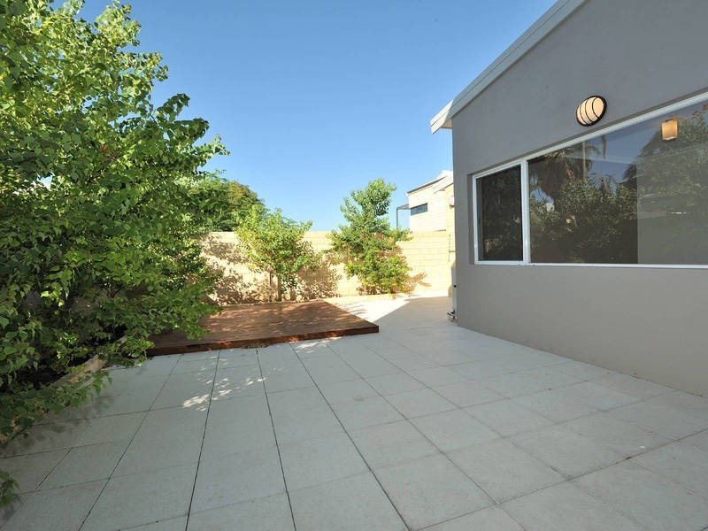 10/2 Lewington Street, Rockingham WA 6168