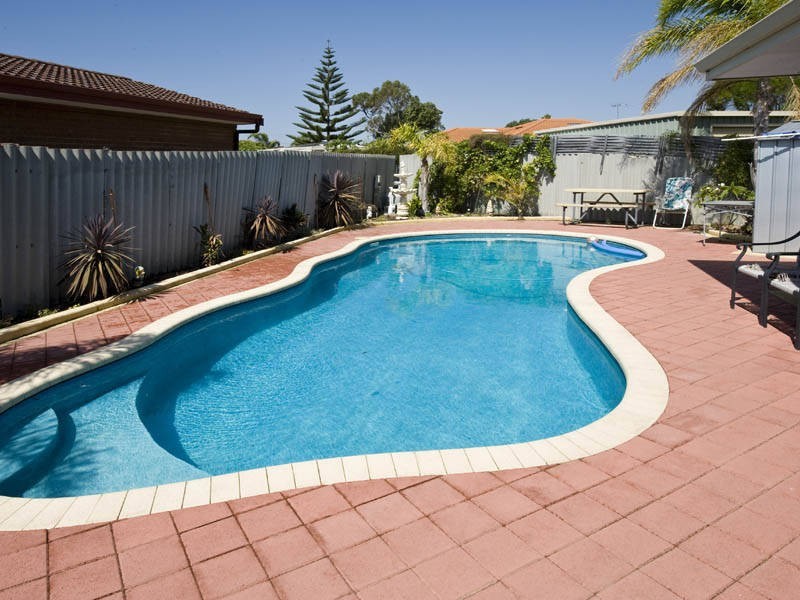 4 Nova Court, Cooloongup WA 6168