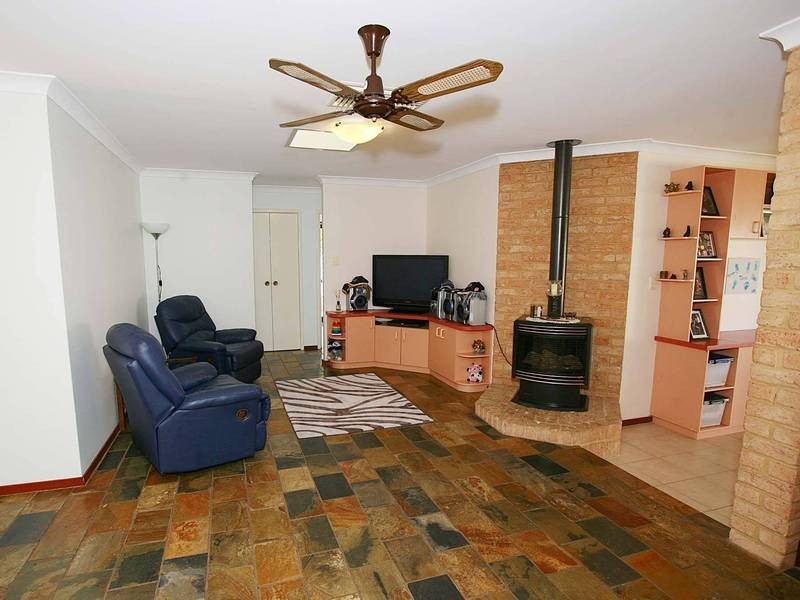 18 Warner Lane, Rockingham WA 6168