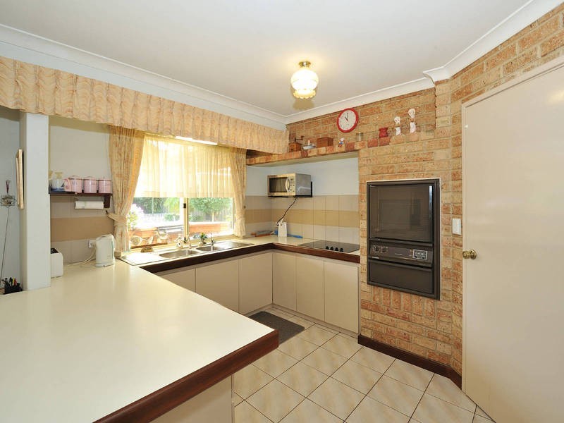 12 Adroit Court, Rockingham WA 6168