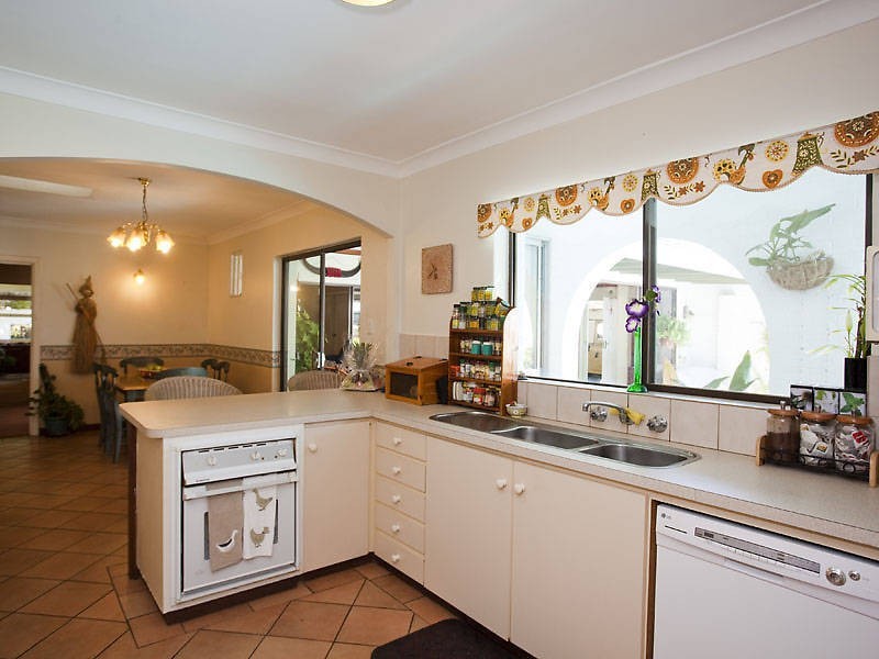 32 Regan Street, Rockingham WA 6168