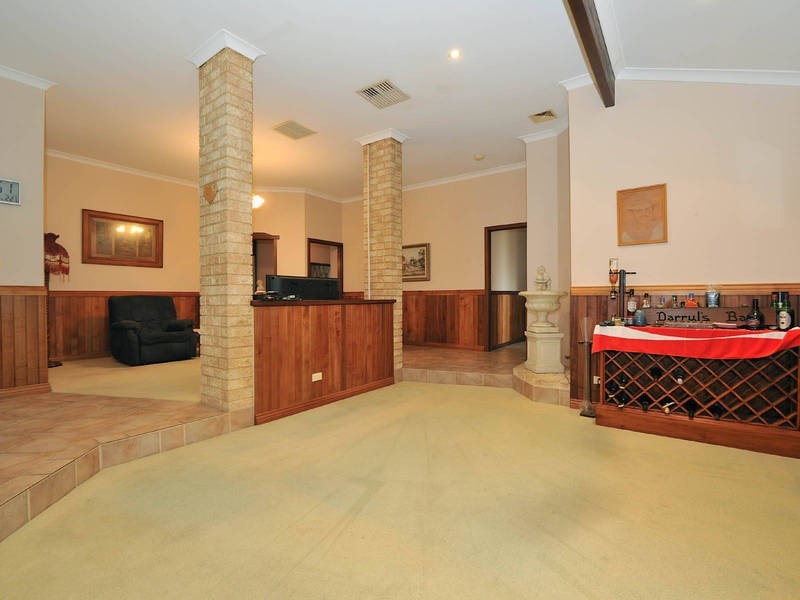 14 Rothesay Court, Cooloongup WA 6168