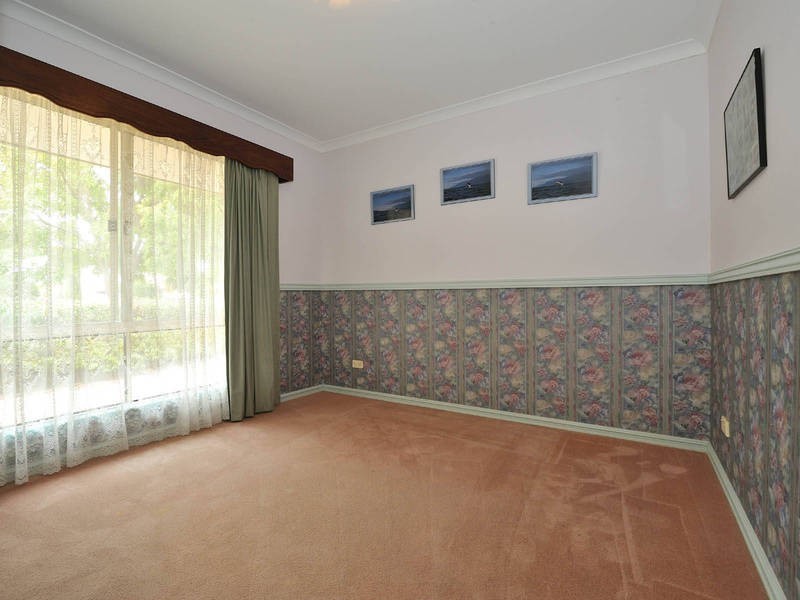 14 Rothesay Court, Cooloongup WA 6168