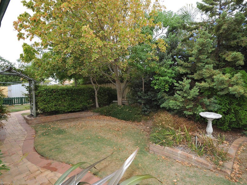 14 Rothesay Court, Cooloongup WA 6168