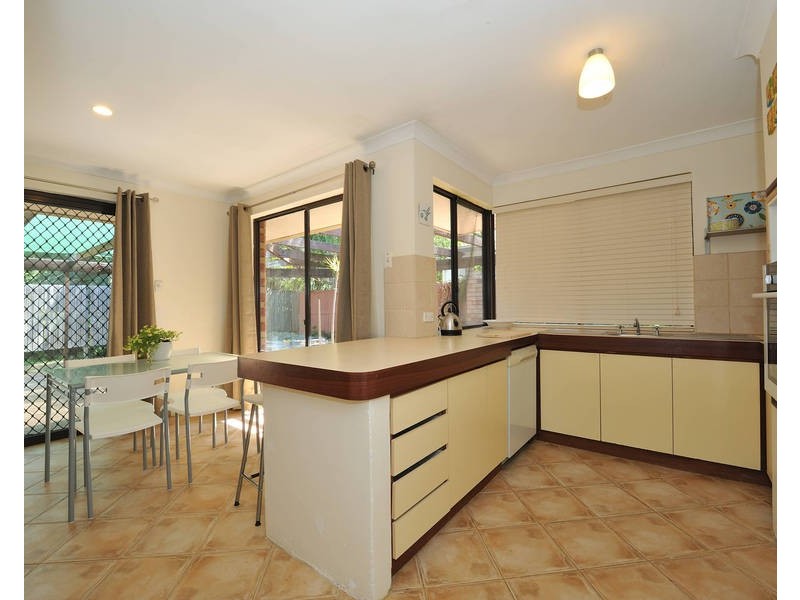 26 Ludlow Way, Warnbro WA 6169