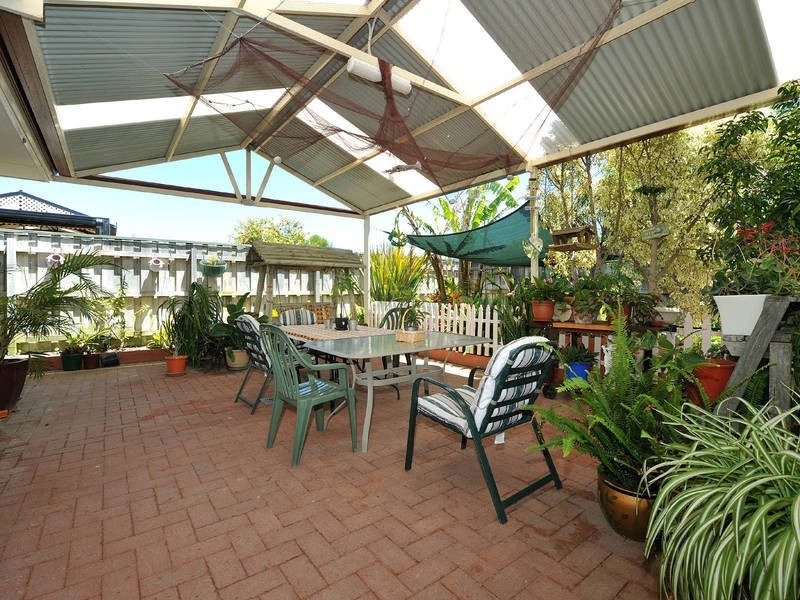 9 Purdy Avenue, Rockingham WA 6168