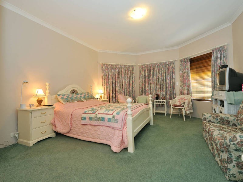 9 Purdy Avenue, Rockingham WA 6168