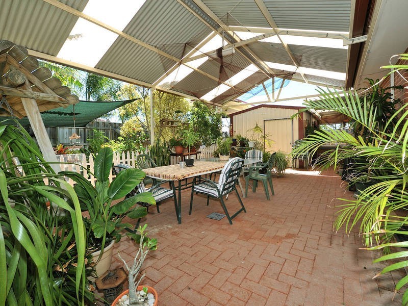 9 Purdy Avenue, Rockingham WA 6168