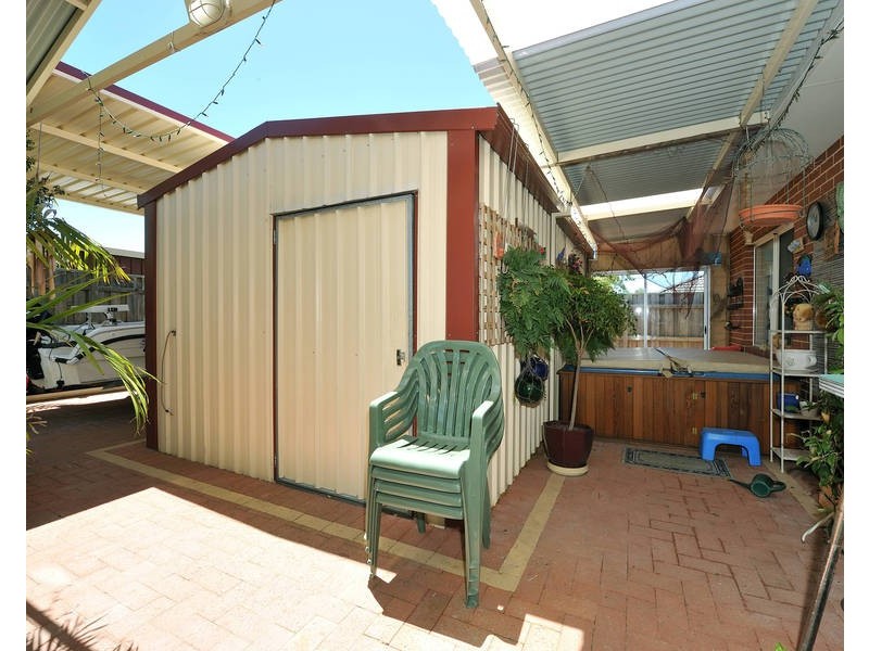 9 Purdy Avenue, Rockingham WA 6168