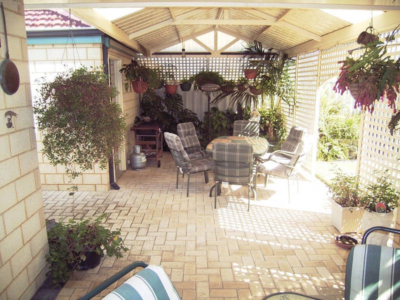 2 Brindabella Avenue, Rockingham WA 6168