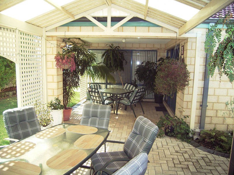 2 Brindabella Avenue, Rockingham WA 6168