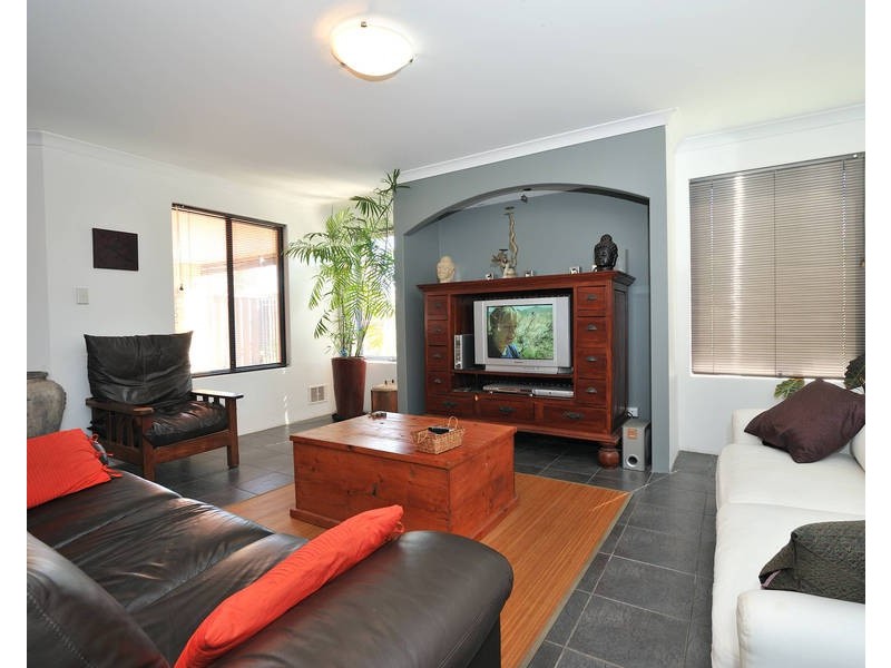 2 Verin Lane, Port Kennedy WA 6172