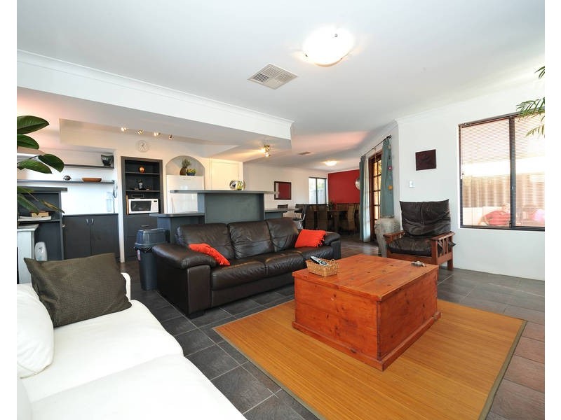 2 Verin Lane, Port Kennedy WA 6172