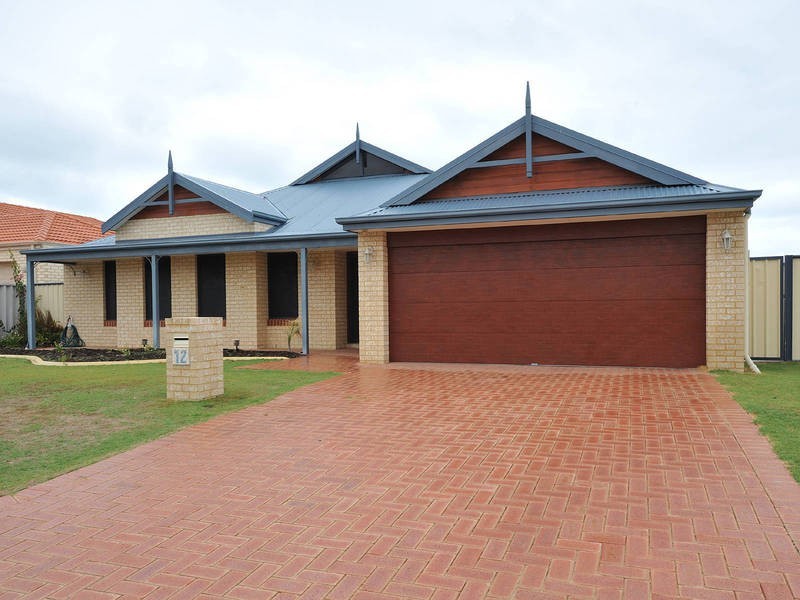 12 Lowlands Crescent, Secret Harbour WA 6173