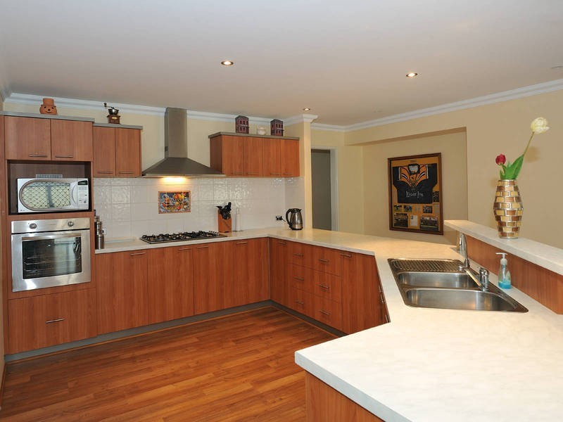 12 Lowlands Crescent, Secret Harbour WA 6173