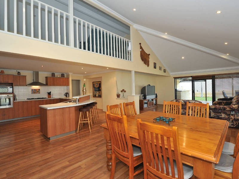 12 Lowlands Crescent, Secret Harbour WA 6173