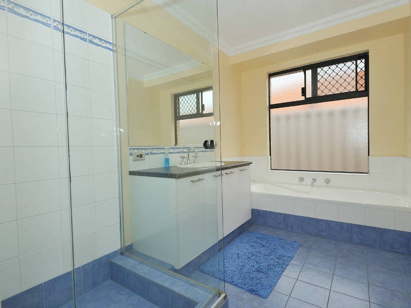 12 Lowlands Crescent, Secret Harbour WA 6173