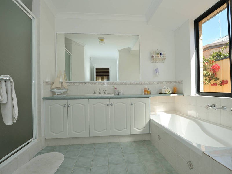 15  Fontainebleu Vista, Port Kennedy WA 6172