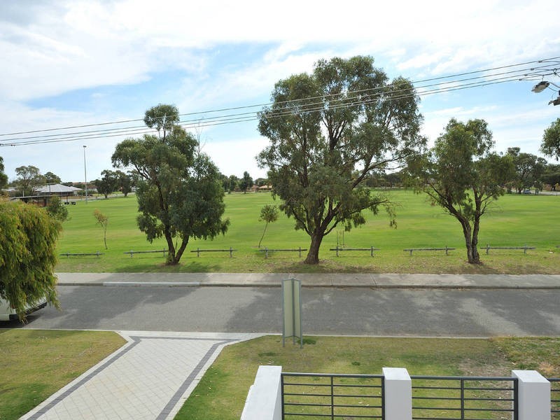 7A King George Street, Shoalwater WA 6169