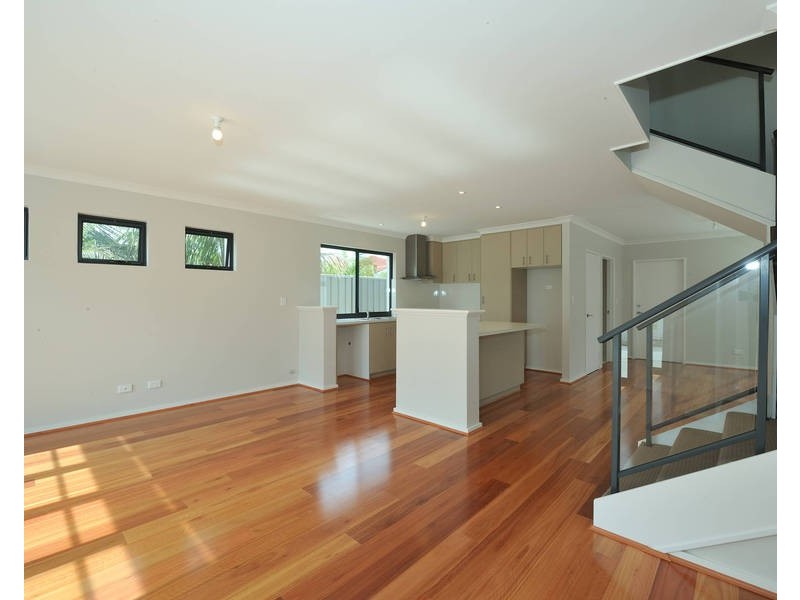 7D King George Street, Shoalwater WA 6169