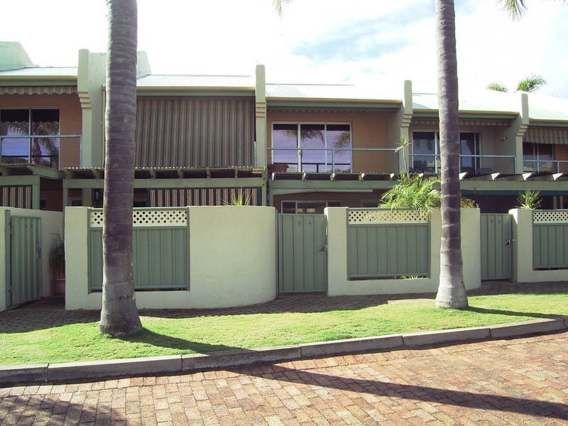 24/1 Banksia Terrace, South Yunderup WA 6208