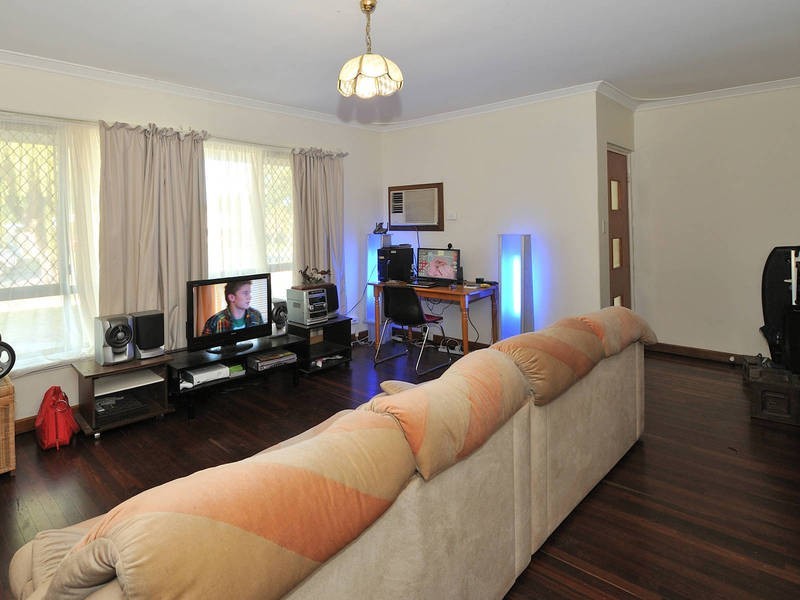 14 Houston Street, Rockingham WA 6168