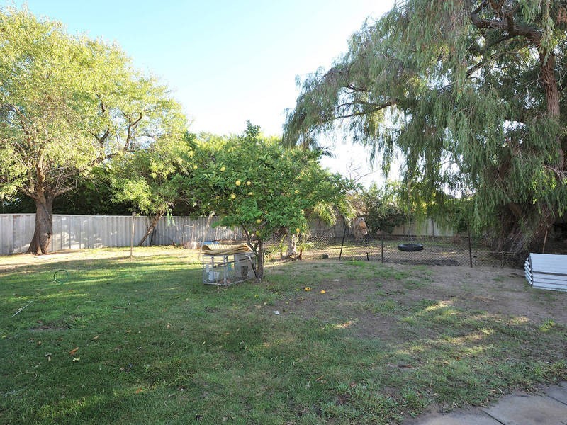 14 Houston Street, Rockingham WA 6168