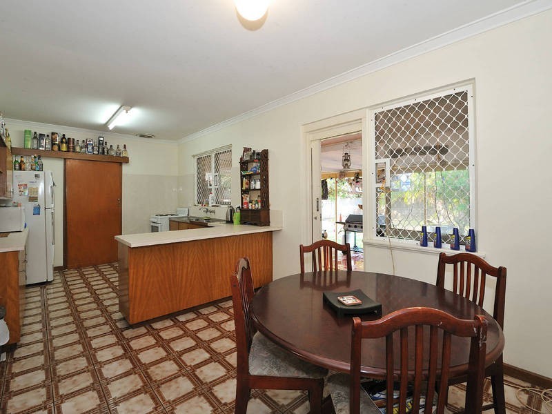 14 Houston Street, Rockingham WA 6168
