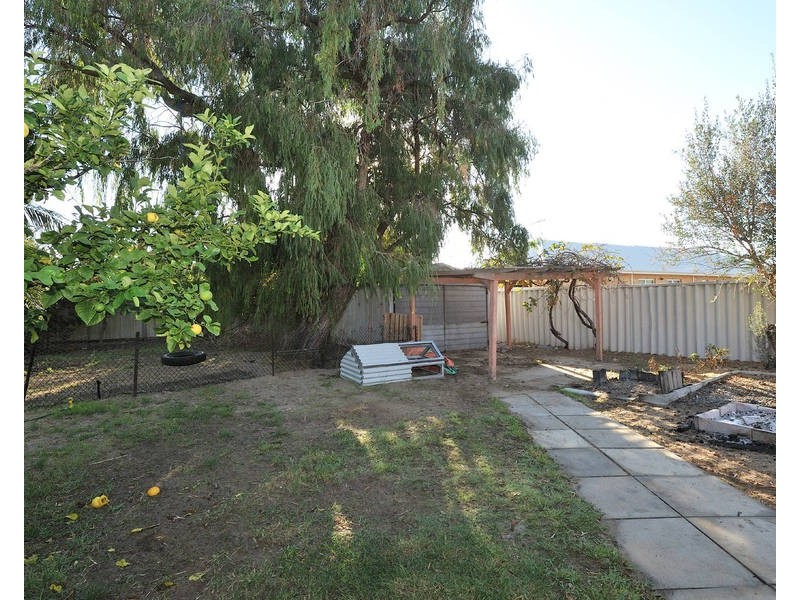 14 Houston Street, Rockingham WA 6168