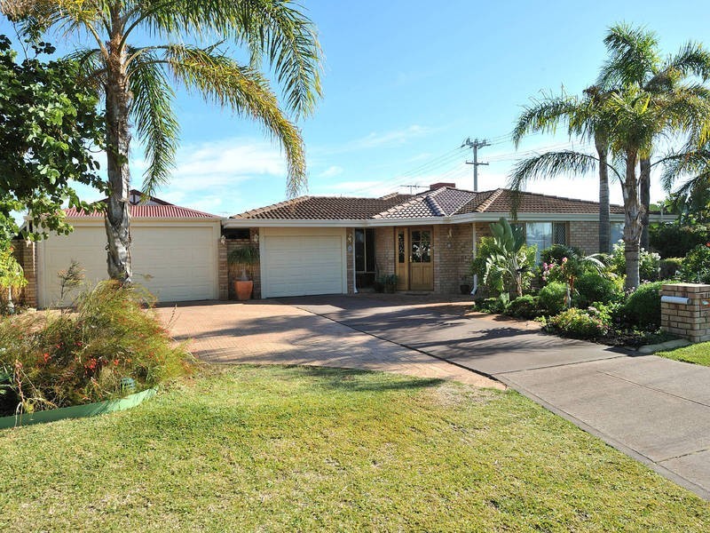 2 Hutton Court, Rockingham WA 6168