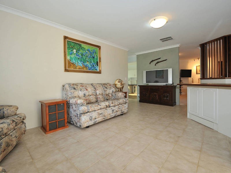 2 Hutton Court, Rockingham WA 6168