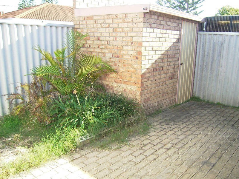 18/10 Hawkins Street, Rockingham WA 6168