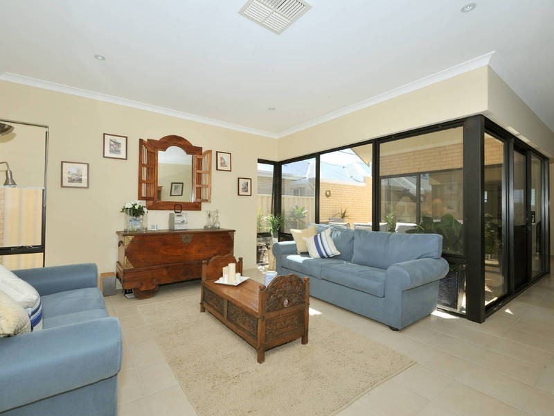 38 Merrimac Loop, Rockingham WA 6168