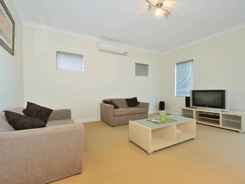 4/38 Lewington Street, Rockingham WA 6168