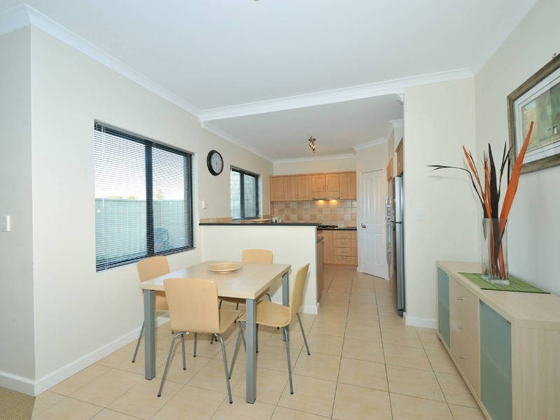 4/38 Lewington Street, Rockingham WA 6168