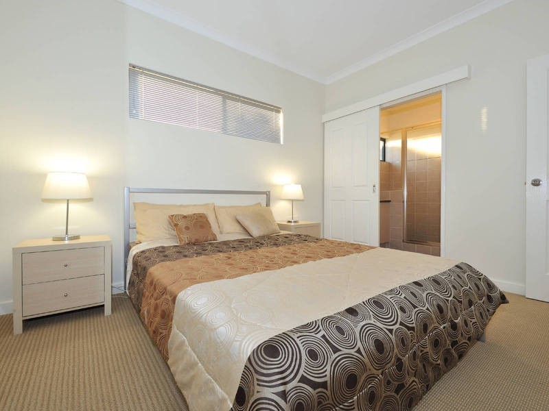 4/38 Lewington Street, Rockingham WA 6168