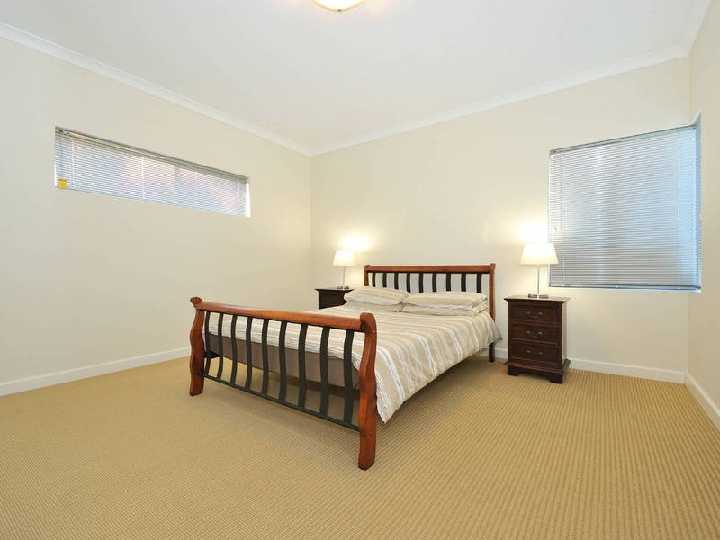 4/38 Lewington Street, Rockingham WA 6168