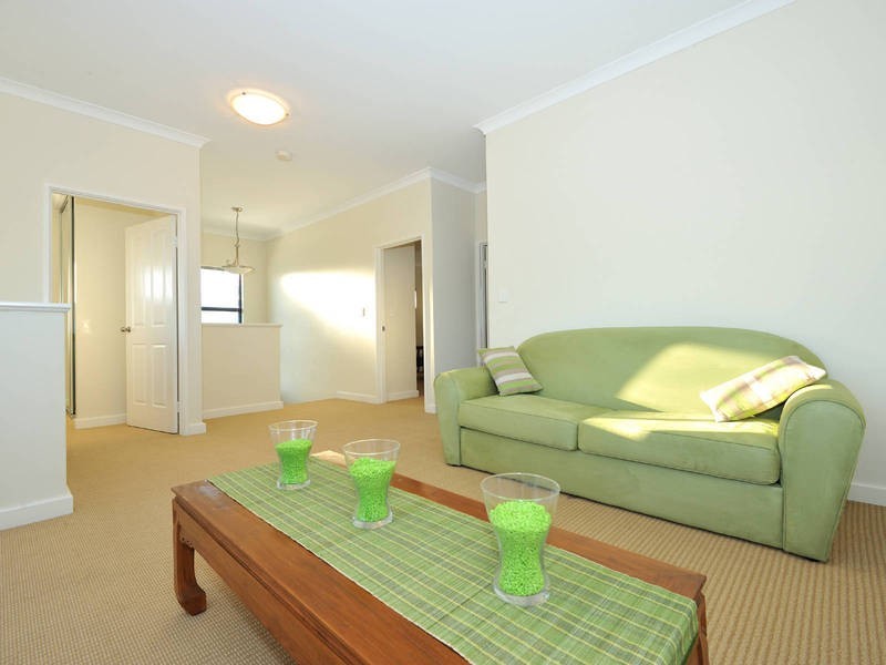 4/38 Lewington Street, Rockingham WA 6168