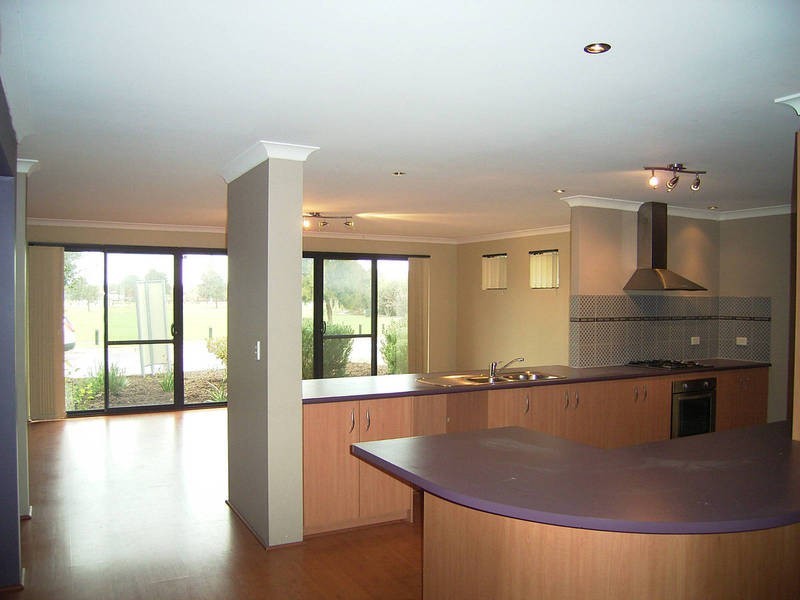 31 Highlander Parade, Rockingham WA 6168