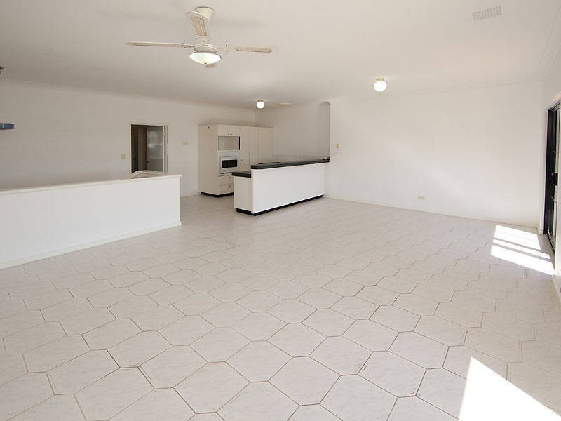 2/101 Rockingham Beach Road, Rockingham WA 6168