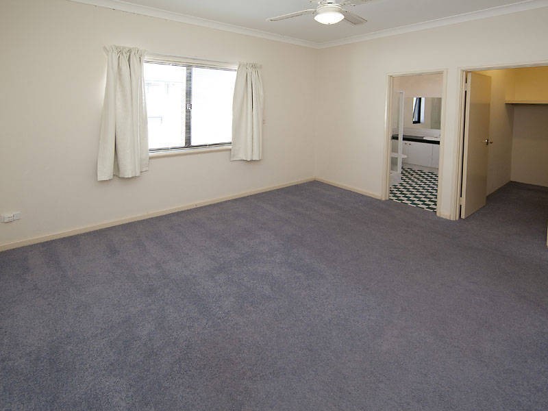 2/101 Rockingham Beach Road, Rockingham WA 6168